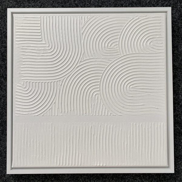 Weisse Bögen- Monochromes Strukturbild mit Schattenfugenrahmen. Größe inclusive Rahmen: 53,5x53,5x3,5cm
