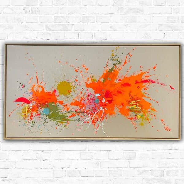 Großes abstraktes Kunstwerk in Orange und Pink auf naturfarbener Leinwand. Mit Schattenfugenrahmen gerahmt. Größe: 154x84x3,5cm